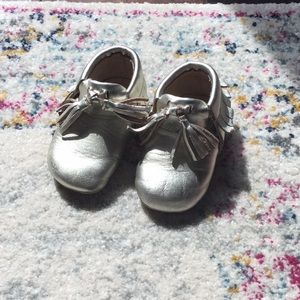 Old Soles - Gold baby girl moccasins